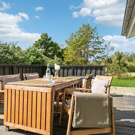 3 Bedroom Cozy In Casa de Férias Blokhus