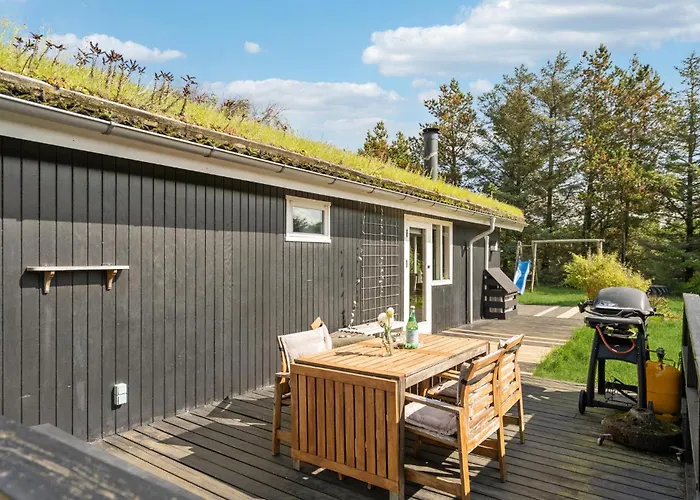 3 Bedroom Cozy In Blokhus