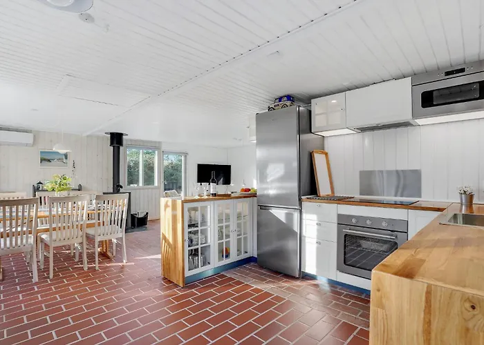 3 Bedroom Cozy In Сasa de vacaciones *