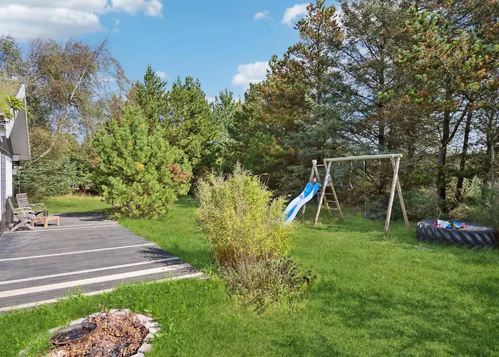 3 Bedroom Cozy In Сasa de vacaciones Blokhus